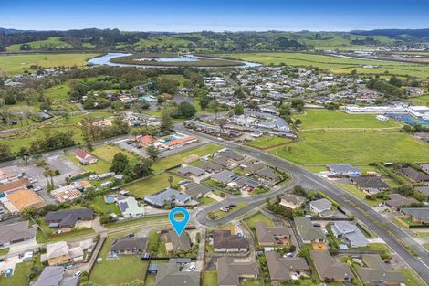 Photo of property in 17 Aitkenhead Court, Parakai, 0830
