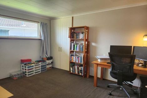 Photo of property in 1 Burrows Place, Ilam, Christchurch, 8041