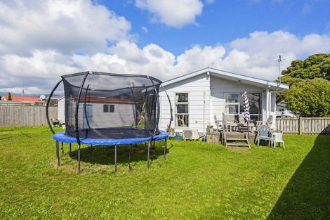 Photo of property in 27 Morgan Crescent, Levin, 5510