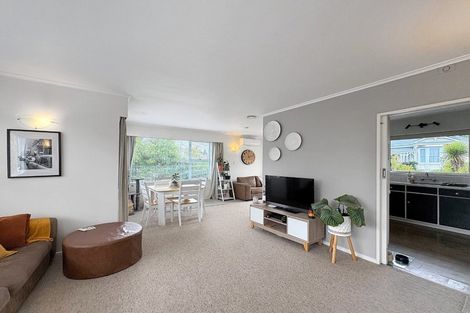Photo of property in 48 Great North Road, Saint Johns Hill, Whanganui, 4500
