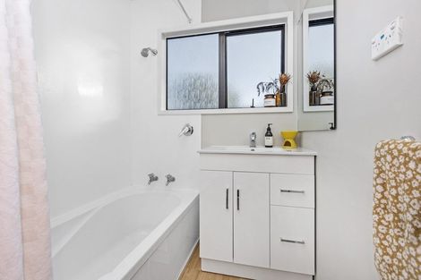 Photo of property in 20a Huia Avenue, Forest Lake, Hamilton, 3200