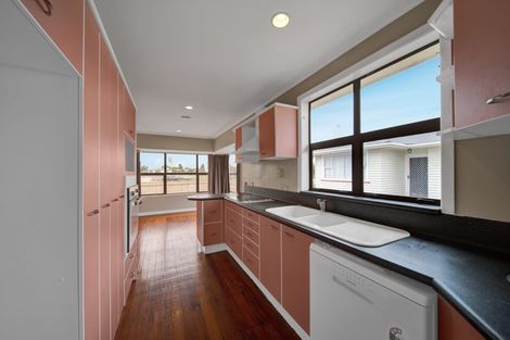 Photo of property in 195 Waihi Road, Hawera, 4610