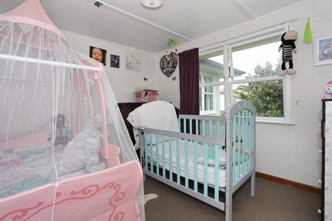 Photo of property in 11 Ngahina Street, Marton, 4710