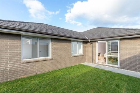Photo of property in 19 Papa Orchard Drive, Kumeu, 0810
