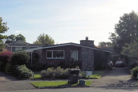Photo of property in 27 Tuirau Place, Ilam, Christchurch, 8041