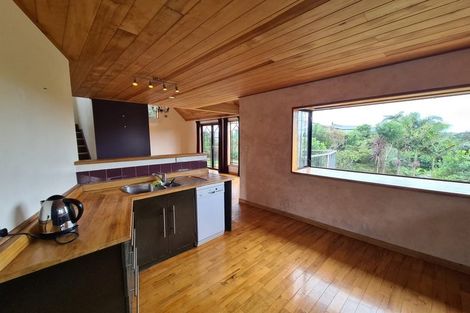 Photo of property in 9 Lindaver Grove, Merrilands, New Plymouth, 4312