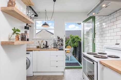 Photo of property in 2/783 Te Atatu Road, Te Atatu Peninsula, Auckland, 0610