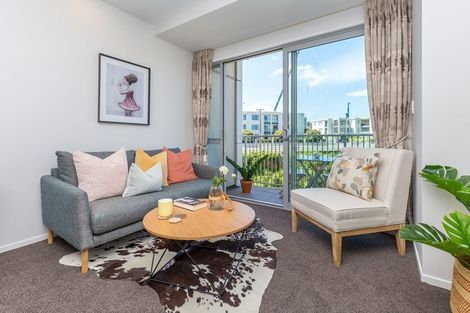 Photo of property in Shoal Haven Apartments, 305a/130 Anzac Street, Takapuna, Auckland, 0622