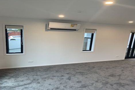 Photo of property in 1/2 Jadewynn Drive, Massey, Auckland, 0614