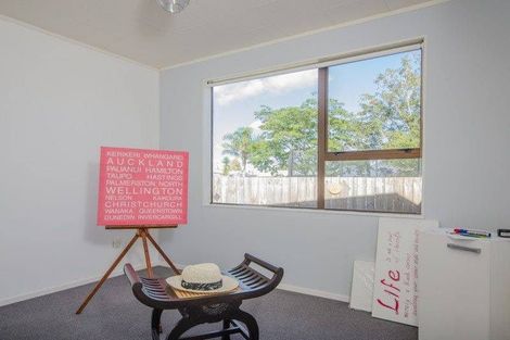 Photo of property in 2/170 Old Wairoa Road, Papakura, 2110