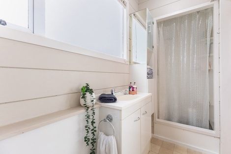 Photo of property in 115 Field Way, Waikanae Beach, Waikanae, 5036