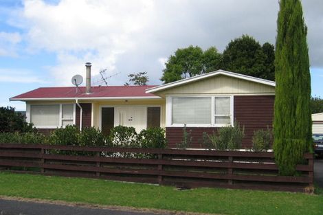 Photo of property in 11 Clinton Avenue, Te Atatu Peninsula, Auckland, 0610