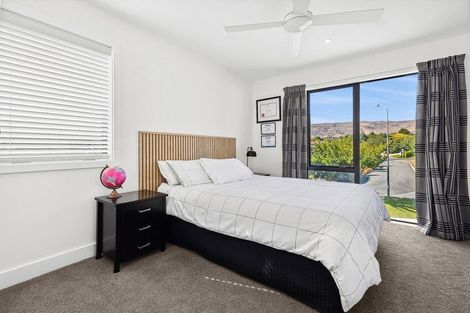 Photo of property in 5 Jessies Crescent, Wanaka, 9305