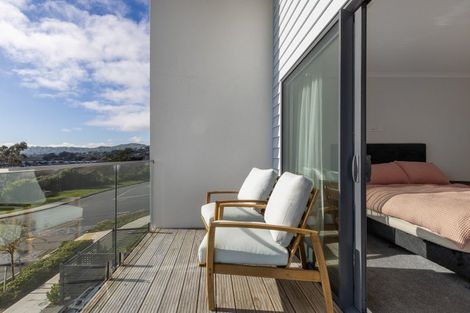 Photo of property in 3a Koreke Close, Kenepuru, 5022