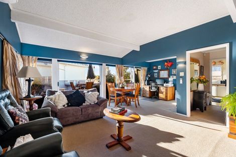 Photo of property in 35 Charles Street, Westshore, Napier, 4110