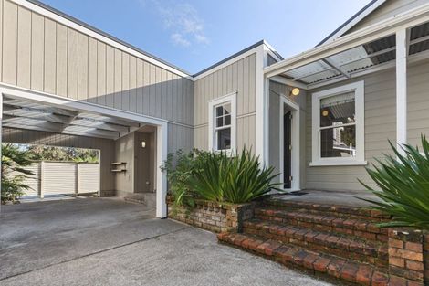 Photo of property in 100 Oxford Road, Okato, 4335