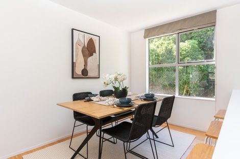 Photo of property in 10 Saddleback Grove, Karori, Wellington, 6012