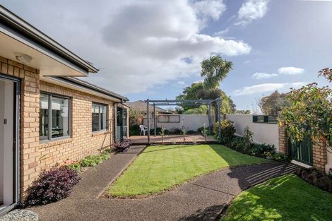 Photo of property in 21 Fairway Drive, Kerikeri, 0230