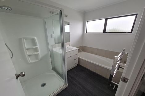 Photo of property in 4a Kathy Terrace, Stanmore Bay, Whangaparaoa, 0932