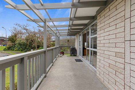 Photo of property in 10 Mountbatten Place, Te Puke, 3119