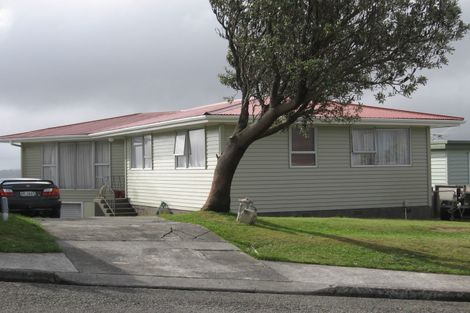 Photo of property in 71 Ruskin Road, Newlands, Wellington, 6037
