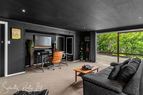 Photo of property in 15 Bickerstaffe Road, Maungaturoto, 0520
