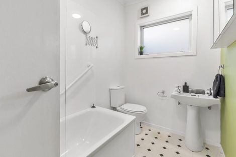 Photo of property in 41 Halifax Street, Kingston, Wellington, 6021