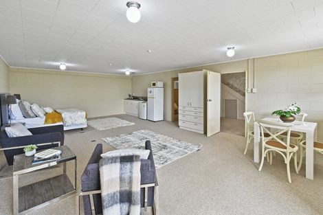 Photo of property in 8 Hamlet Place, Pukekohe, 2120