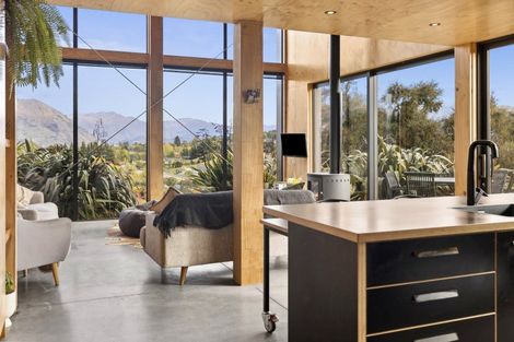 Photo of property in 4 Highfield Ridge, Wanaka, 9305