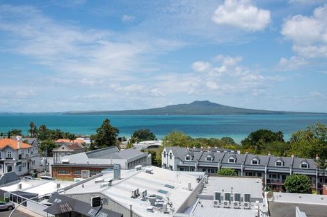 Photo of property in 6/4a The Promenade, Takapuna, Auckland, 0622