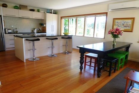 Photo of property in 6 Nelson Avenue, Northcote Point, Auckland, 0627