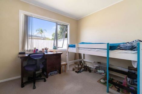 Photo of property in 17a/1 Tawa Road, Te Atatu Peninsula, Auckland, 0610