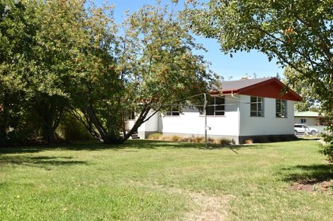 Photo of property in 16 Rata Road, Twizel, 7901