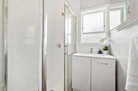 Photo of property in 10 Kaikoura Street, Henderson, Auckland, 0612