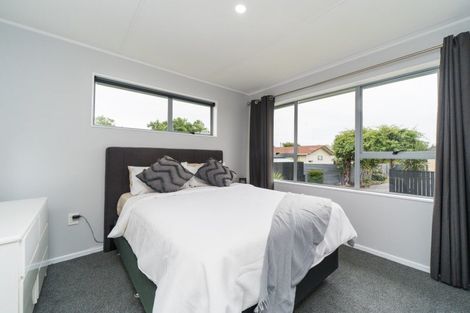 Photo of property in 9 Hinau Place, Cloverlea, Palmerston North, 4412