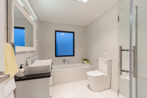 Photo of property in 21 Tawatawa Street, Long Bay, Auckland, 0630