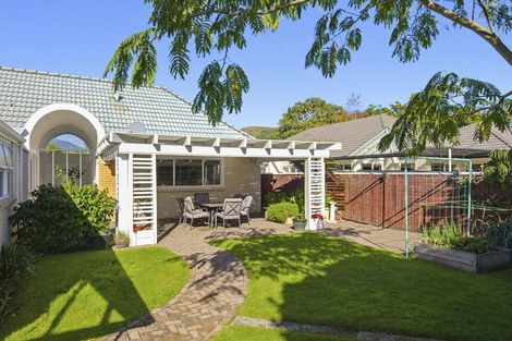Photo of property in 1 Maple Lane, Waikanae, 5036