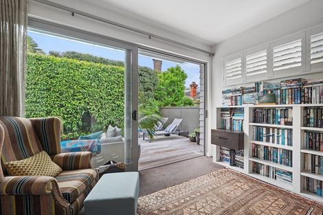 Photo of property in 47 Princes Street, Northcote Point, Auckland, 0627
