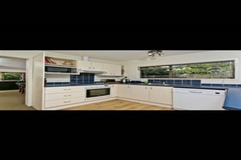 Photo of property in 13 King Richard Place, Browns Bay, Auckland, 0630