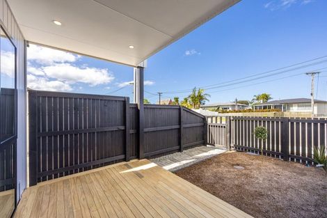 Photo of property in 13 Edgerton Road, Te Atatu Peninsula, Auckland, 0610