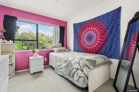 Photo of property in 12 Kearney Place, Massey, Auckland, 0614