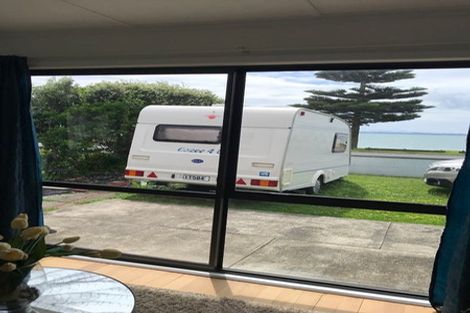 Photo of property in 47 The Esplanade, Eastern Beach, Auckland, 2012