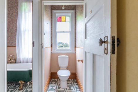 Photo of property in 100 Halcombe Road, Feilding, 4775