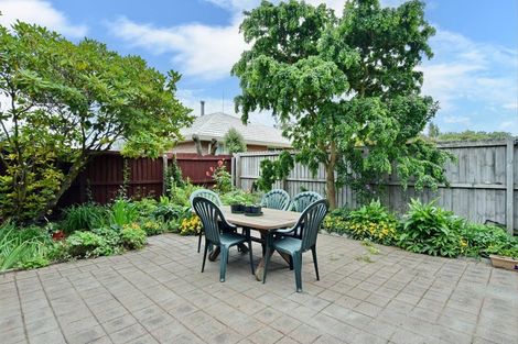 Photo of property in 5 Winters Road, Redwood, Christchurch, 8051