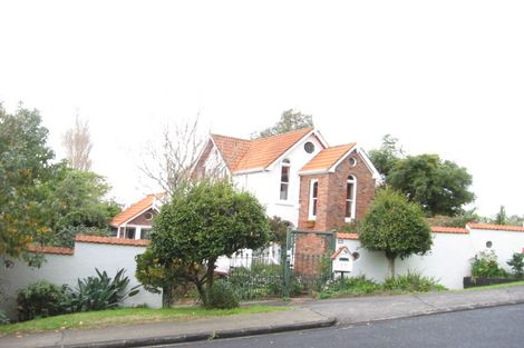 Photo of property in 11 Page Point, Mellons Bay, Auckland, 2014