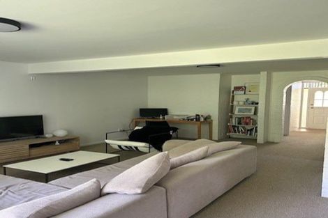 Photo of property in 141 Churton Drive, Churton Park, Wellington, 6037