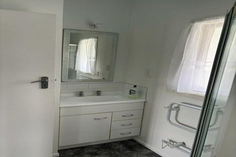 Photo of property in 8 King Edward Avenue, Papakura, 2110