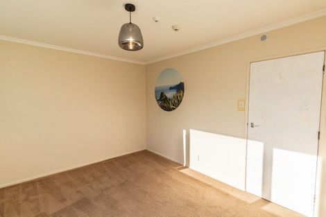 Photo of property in Victoria Court, 4u7 Queen Street, Mount Victoria, Wellington, 6011