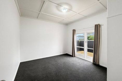 Photo of property in 27 Glasgow Street, Takaro, Palmerston North, 4412