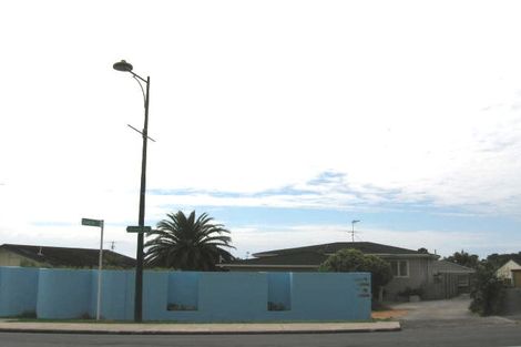 Photo of property in 985 Beach Road, Torbay, Auckland, 0630
